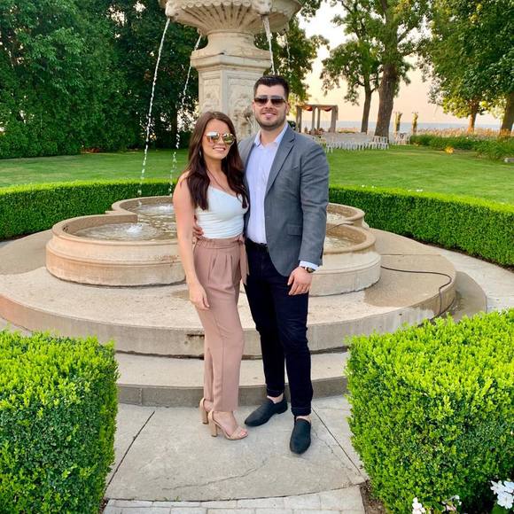 Meet your Posher, Ashley - Picture 1 of 1